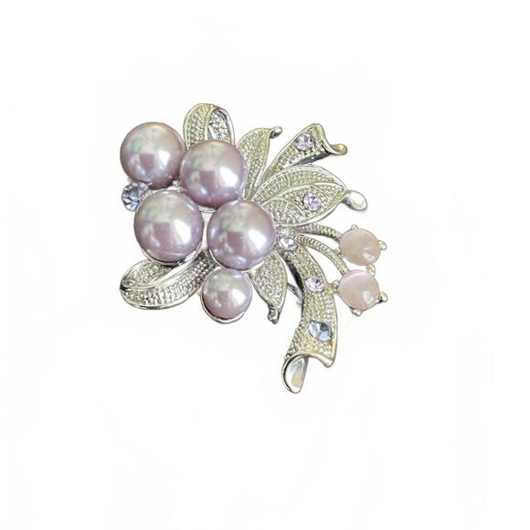 Vintage Lavender Pearl Flower Berries Brooch - Picture 2 of 4